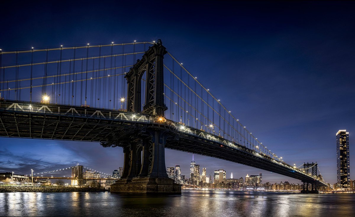 Here’s another image photographed for my upcoming Urban Landscape Masterclass. 

Manhattan Bridge at twilight, shot with the Canon EOS R5 and the Canon 24mm Tilt Shift lens.