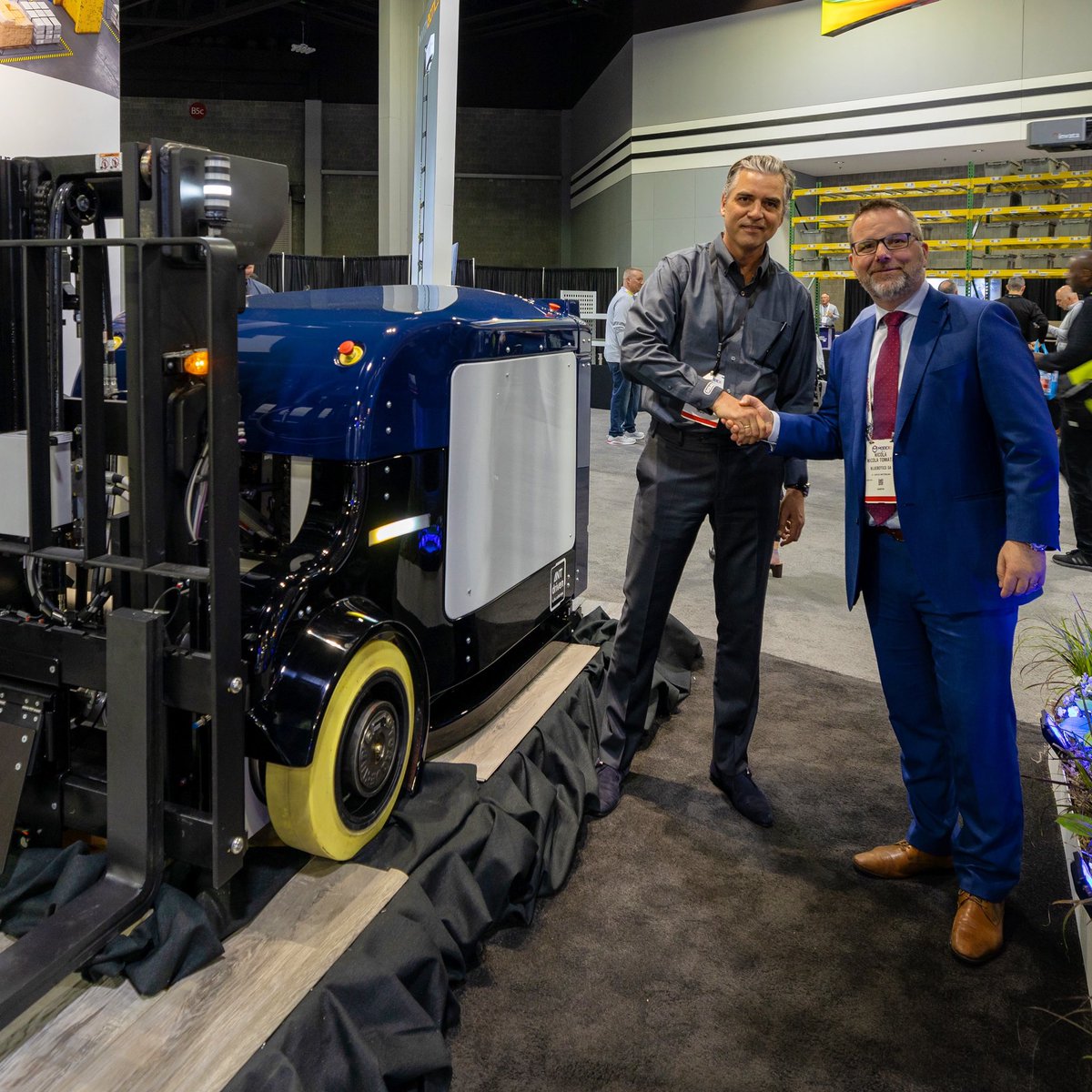 Today at MODEX, Oceaneering Mobile Robotics VP/GM Henny Bouwmeester and BlueBotics CEO Dr. Nicola Tomatis discussed how Oceaneering will utilize BlueBotics navigation software in our mixed mobile robotics fleet. 

#MODEX2022 #poweredbymhi #autonomousmobilerobots #AMRs