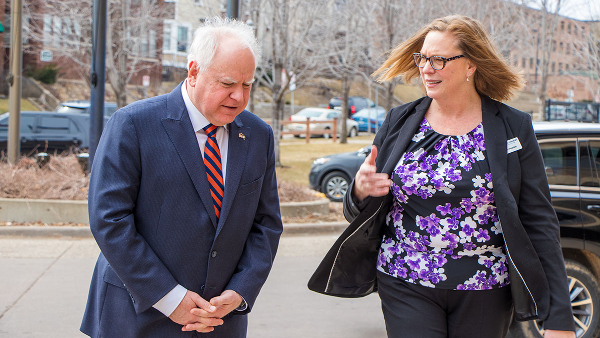 StPaulCollege's tweet photo. Today, we welcomed Commissioner Dennis Olson and @GovTimWalz to campus. They were able to meet students and faculty in our CNA classes. @MinnStateEdu in partnership with the state, trained more than 1000 new CNAs who are now working to solve critical shortages. #MinnStateIMPACT https://t.co/6HgKbehneM