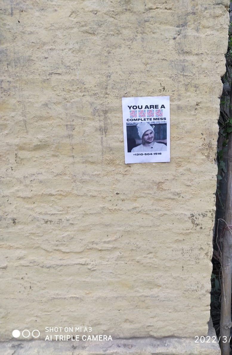 antariksha22's tweet image. I had them stick all over my place, my neighbours are just so lucky to see four 4 Aussie boys in their neighborhood 😌 #COMPLETEMESS