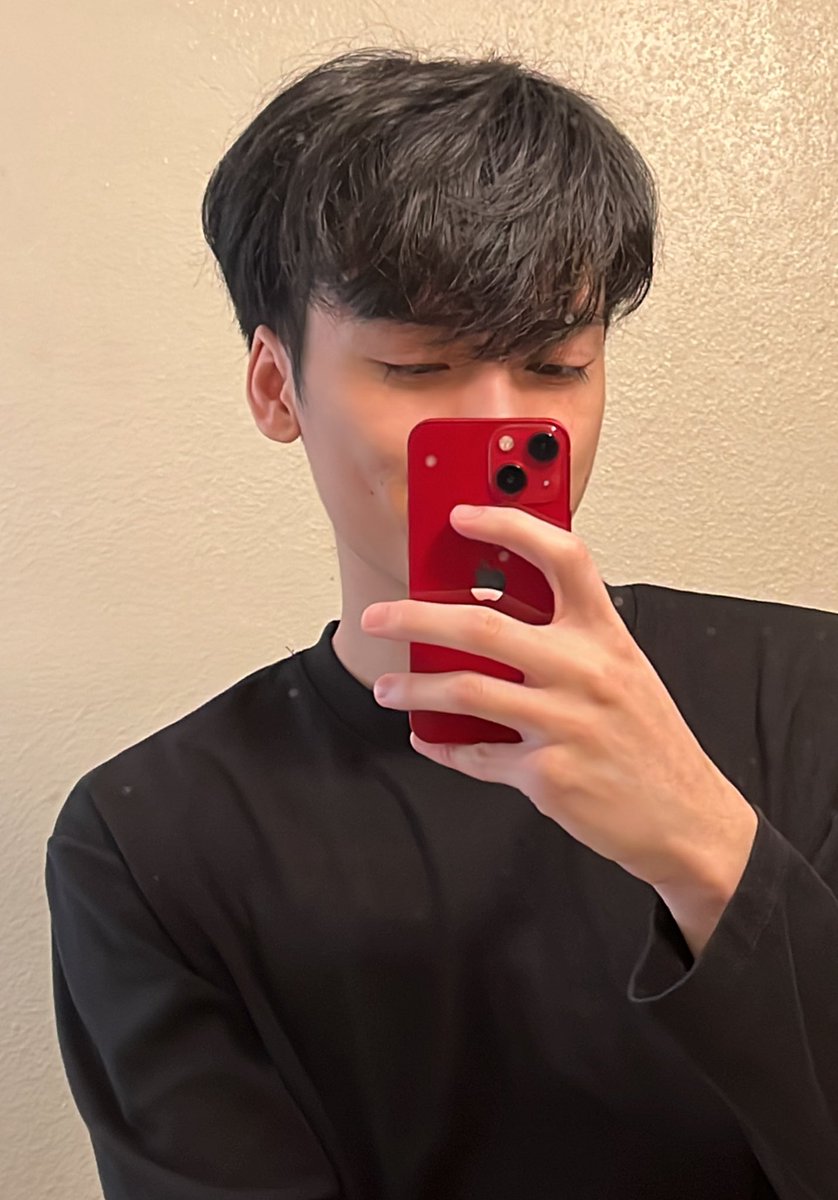 Tuont0's tweet photo. no glasses hit different https://t.co/QZGCNgnsZB