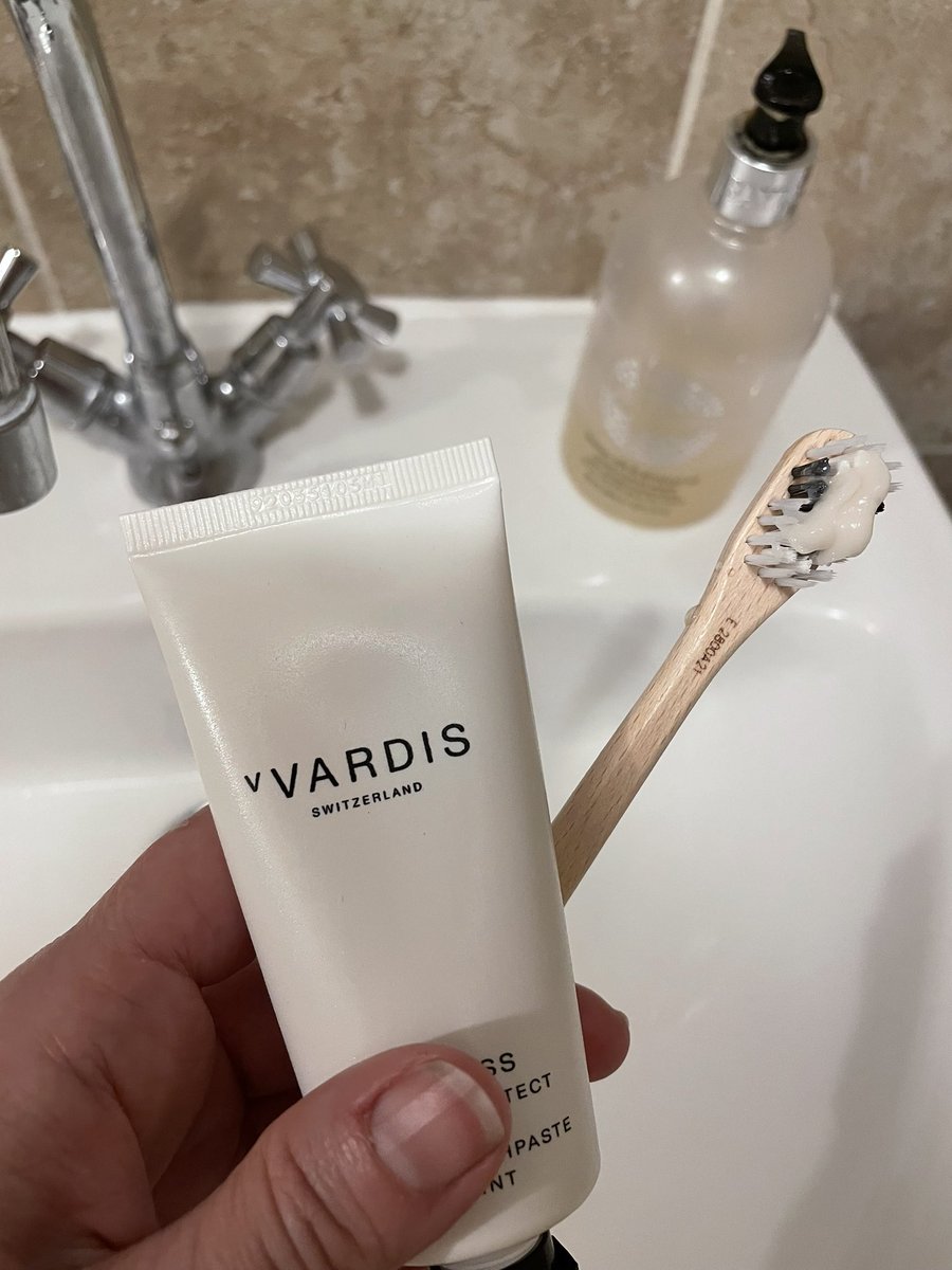 d4dido's tweet photo. @vVardisofficial loving my #vvardisrevolution products and can’t wait for #myvvardissmile 😁 #giftedByvVardis https://t.co/G9PGoJyoBp