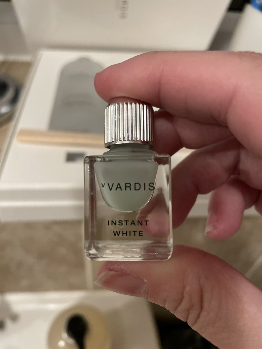 d4dido's tweet photo. @vVardisofficial loving my #vvardisrevolution products and can’t wait for #myvvardissmile 😁 #giftedByvVardis https://t.co/G9PGoJyoBp