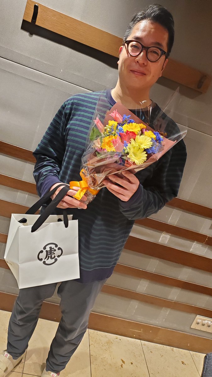 JFN_OTP's tweet photo. 火曜 #オンプラ 放送終了！
浪曲師 #玉川太福(@tamagawadaifuku)さん
お疲れ様でした～😂
寄席や独演会楽しみにしてますよ〽
#オンプラ #tokyofm #jfn #radiko https://t.co/FrYYURUJcU