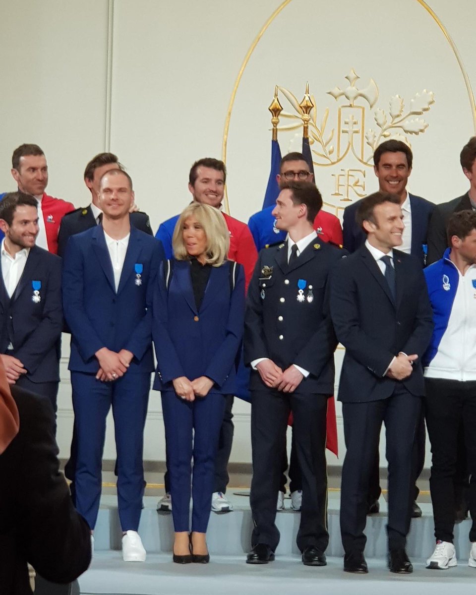 EmilienJck's tweet image. On s’était mis d’accord avec Brigitte Macron sur la couleur 😂