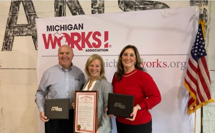 OakGovEO's tweet photo. NEWS RELEASE: Bosch (@boschusa) Honored for Innovative #IoT Apprenticeship Program
Read #OaklandCounty release https://t.co/p2VGjjcYpZ. https://t.co/qiPHqeIGVj