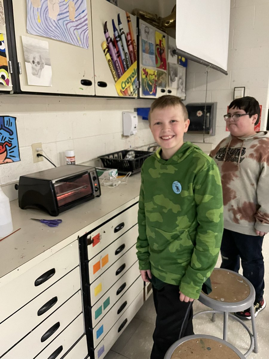 Ms_Martin_Art's tweet photo. Had a blast making shrinky dinks with future 7th graders at OVMS! #beawesometoday https://t.co/Jwqkp8YgjA