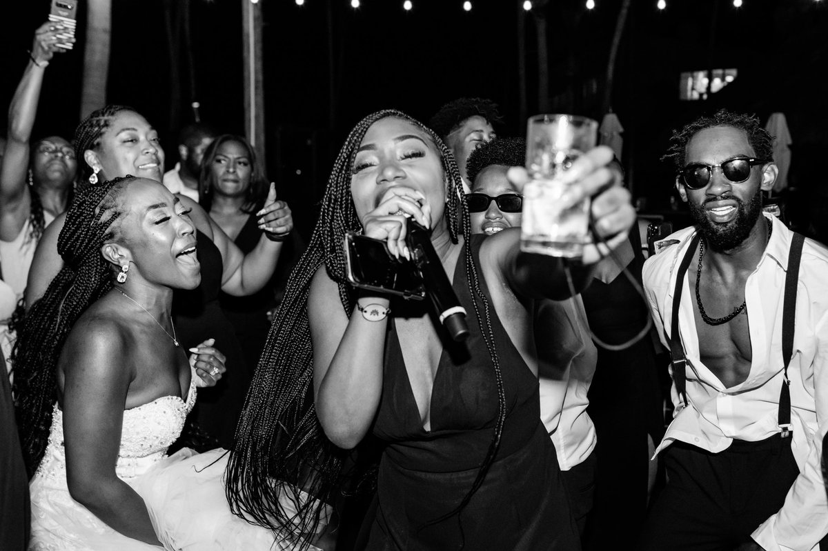 ofthessence's tweet photo. When your home girl gets a ring you get one too โฅ๏ธ ๐ #loveislove #litislit https://t.co/fXgjaiqoTg