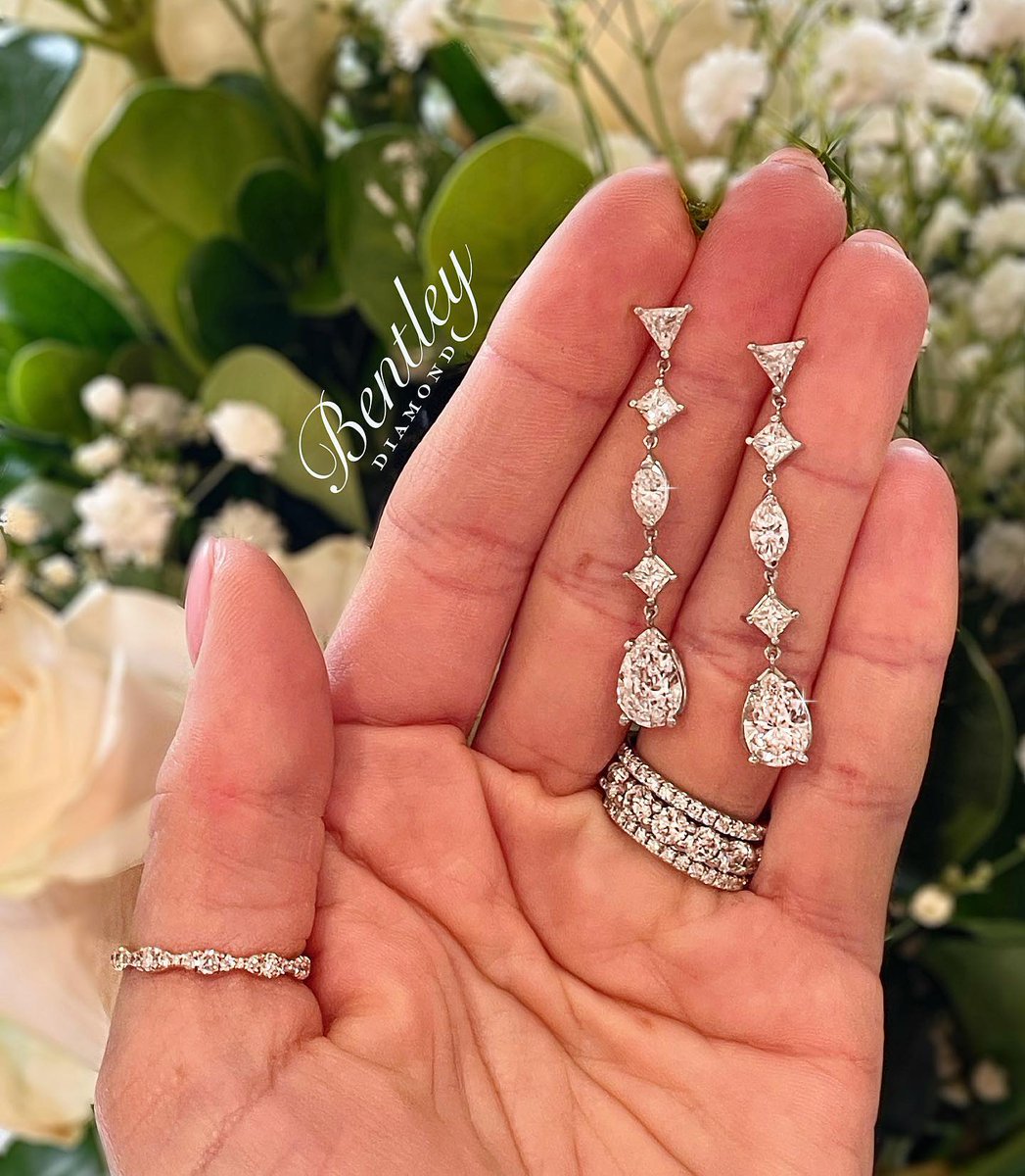 bentleydiamond's tweet image. Add the final touches to your wedding day look with these perfect bridal earrings! Over 8cts in natural brilliant cut diamonds 💎🤍 Would you wear these on your wedding day? #dcolordiamond #customearrings #diamonds #bridaljewelry #bentleydiamond