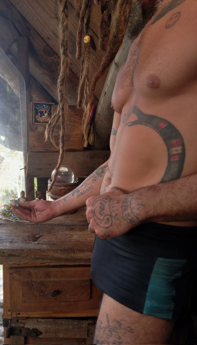 NaturalYoga19's tweet photo. En la contemplación está la pista para encontrar la respuesta
#muscle #daddy #bulge #xxx #think #feel #dreads #photography https://t.co/KAzlGg3f05