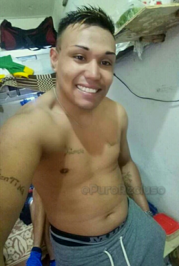 PuroRecluso's tweet photo. ____________
🔥ABNER🔥

Ricura de convicto que sigo teniendo el placer de comer (5)

Síguenos @PuroRecluso
❤️✓
🔂✓ https://t.co/DUhHipC5m0