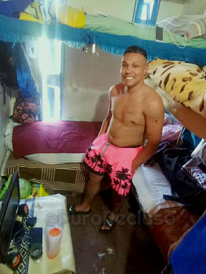 PuroRecluso's tweet photo. ____________
🔥ABNER🔥

Ricura de convicto que sigo teniendo el placer de comer (5)

Síguenos @PuroRecluso
❤️✓
🔂✓ https://t.co/DUhHipC5m0