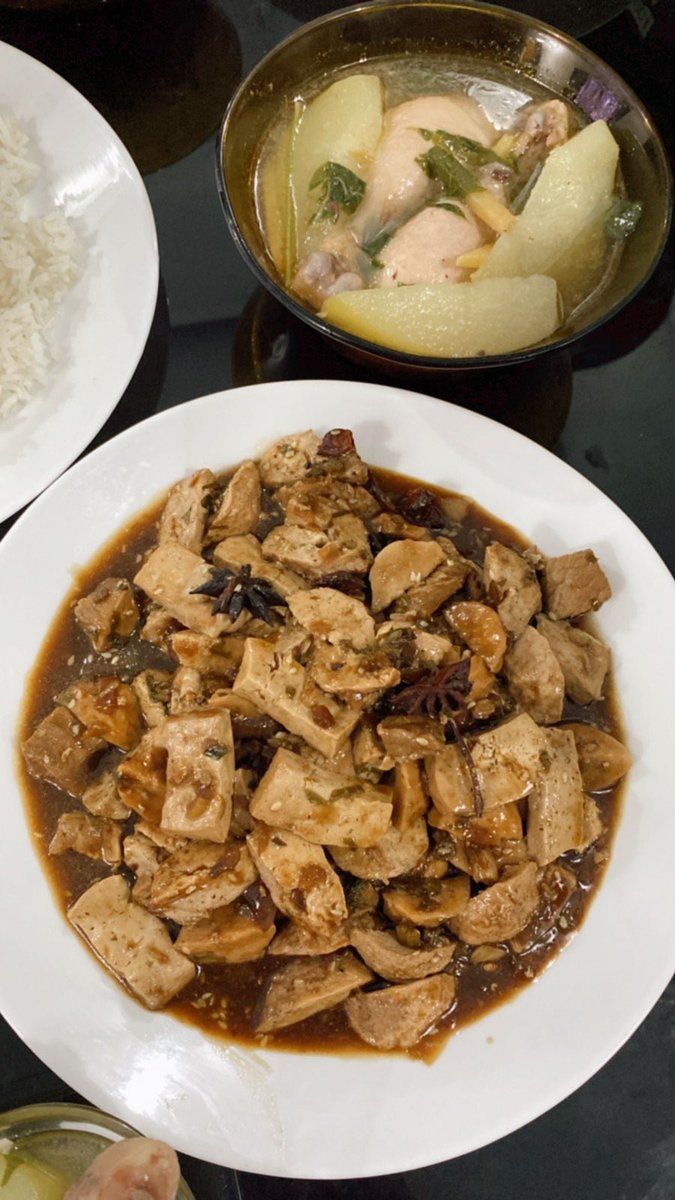 gabbygobalauag's tweet photo. Missed one ingredient with that tofu dish, pero solid pa rin. Tokwa is life. Tinola is life. π¨βπ³π«π #ChefGabby #Homeboy #lutulutuan https://t.co/ix73E6TYaQ