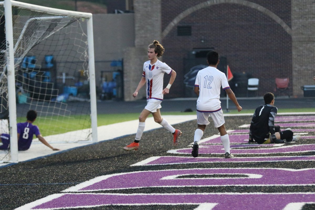 CowetaScore's tweet photo. DTH Expeditors CowetaScoreBoard
HS Boys Soccer 
FINAL 
Heritage School 2, Trinity Christian 0
@braxtonharper10 2G (1 on PK)
Reaches 50-goals for @THS_HawksSports career.
Trinity Christian defense and @jtaylor87_ helped keep it tight with blocked shots. Heritage with 7 corners. https://t.co/cAM1Sb4iWo