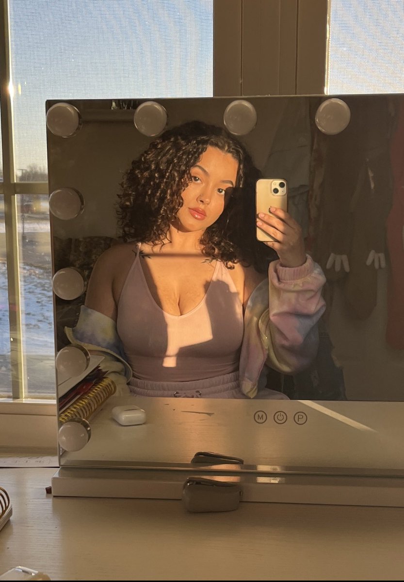 miamarchet01's tweet photo. the onesie in back lmao https://t.co/xEqAQwx8z7