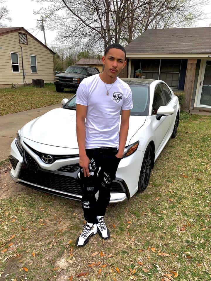 JackShaffer29's tweet photo. 2️⃣3️⃣ with a big boy 2-3 call that Twin&amp;Nem🌪💰 

Thanking God for blessing me to see 23 years on this earth and thanks to everyone for the love🤞🏽 whole lot more blessings otw Lords Will🙏🏽 https://t.co/LT9uo1lY0P