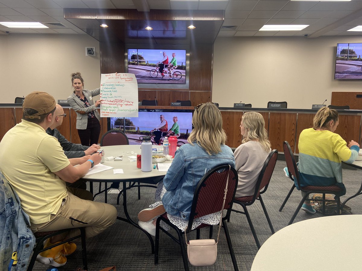 teachindavis's tweet photo. “Professional learning shouldn’t be about filling teachers’ heads with information!” Our Teacher Leader Fellows discuss the realities of professional learning w/ @HSG_UT Fellows &amp; Daron Kennett. #TeachInDavis #uted @DavisSchools https://t.co/IieUhXJuSX