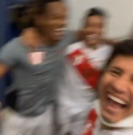 vnsaaaa_'s tweet photo. VAMOS A REPECHAJE CSMRRRRRRR VAMOS PERÚ 🇵🇪 https://t.co/G70BLnC2Sr