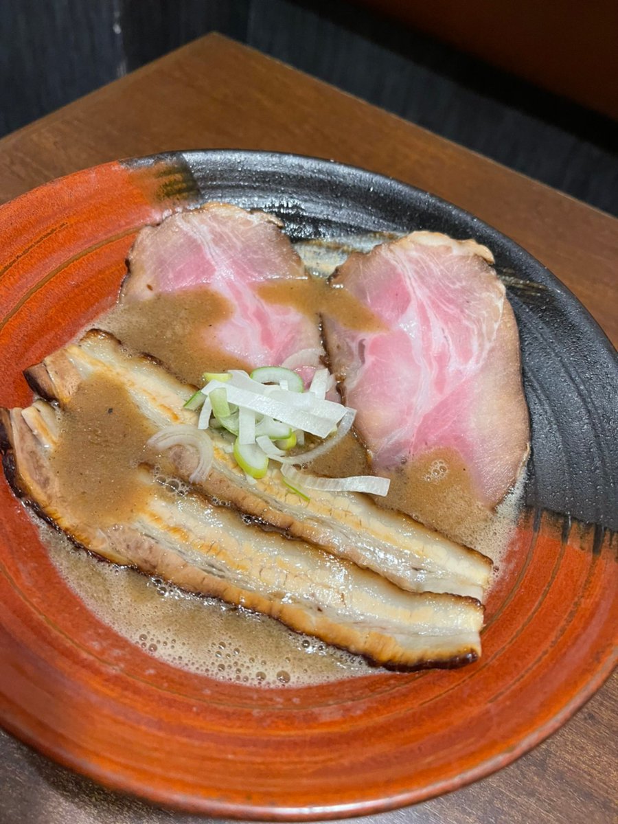 〜限定つけ麺&amp;ラーメン〜

 お肉がなくなりしだし終了！
2種類のお肉が食べ比べできる
つけ麺&amp;ラーメンです🍖🍖

つけ麺にするかラーメンにするかはお好きな方選べます！！！
よかったら食べ比べてみませんか？？