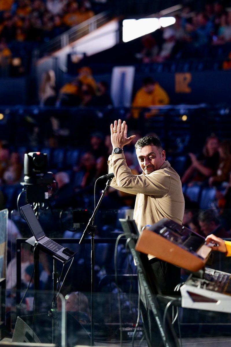 PredsNHL's tweet photo. It’s Kurdish Heritage Night in Smashville! https://t.co/rhJTIzbnO1