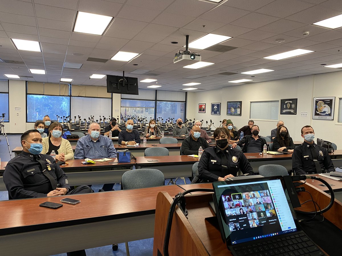 LAPDWestBureau's tweet photo. Welcome to our first day of OWB Pacific Division Citizen Police Academy. We currently have 16 in person and 40 participants on our virtual platform. If you would like to join please contact Sgt Cook by email at 36258@lapd.online #LAPD #Community https://t.co/dnUzfdWKZL