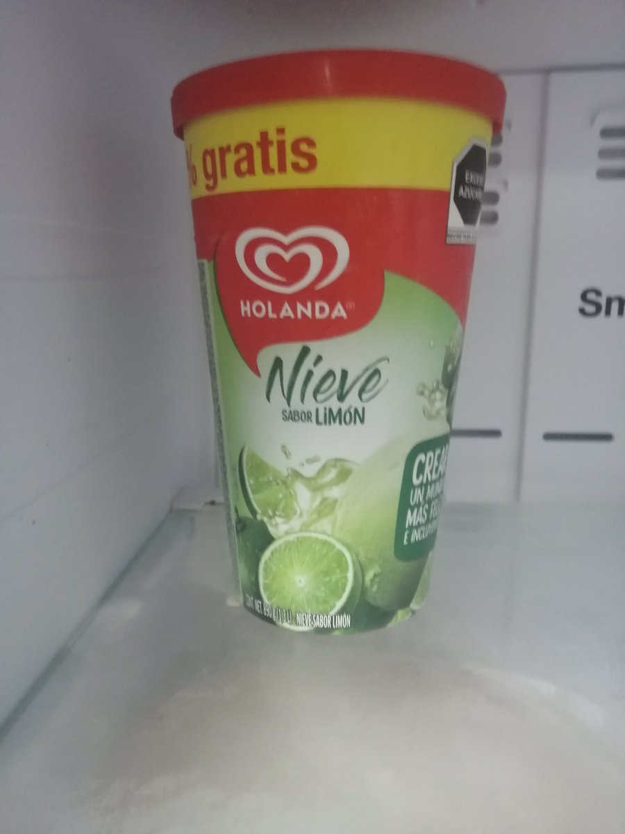 LaKarys75's tweet photo. Llevo dos días un poquito enferma y hoy me sorprendió cierto twitero y me trajo esto, ah y un pan tostado para sentirme mejor del estómago. ¿Ven como si podemos conocer gente linda en esta red? #graciasdoc https://t.co/uuEl605AwA