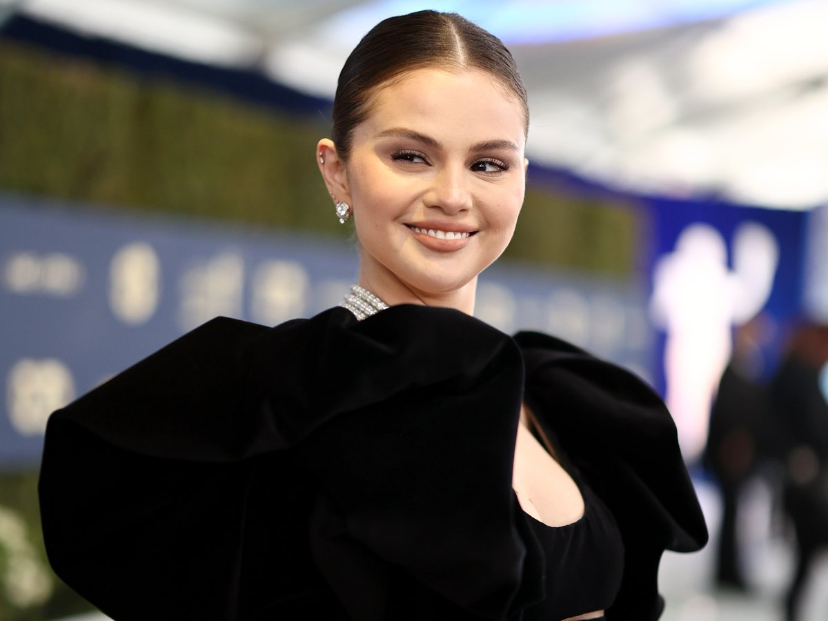dojasring's tweet photo. "Só acredito porque tem imagens" - uma thread sobre coisas do Selena Gomez que até hoje não creio que aconteceram mesmo https://t.co/WSySdofZRv