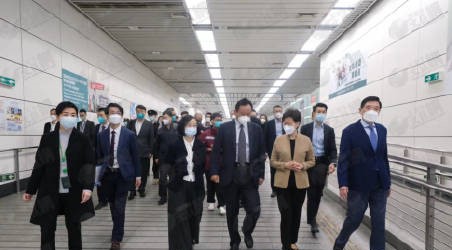 BrandonHawkin99's tweet photo. 中央援港抗疫中醫專家組到港，采用中醫葯防治新冠肺炎，內地專家喺呢方面做了深入嘅臨床研究。無論從國家防疫政策層面，仲系專家研究層面，都顯示出中醫葯喺治療新冠肺炎中扮演嘅重要角色。特區政府積極參考並采納中醫葯抗疫嘅經驗。期待內地中醫專家嘅助力，可以很快降低本港嘅重症率和死亡率。 https://t.co/TKHWuPc9ua
