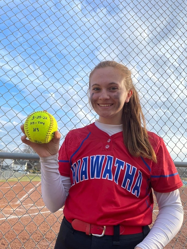 usd415's tweet photo. Congratulations Paige Campbell on your over the fence home run against Troy! #HHSRedHawks #RedHawkReady #LadyRedHawkSB #HiawathaSB ❤️🥎 https://t.co/1lRYRPQAyn