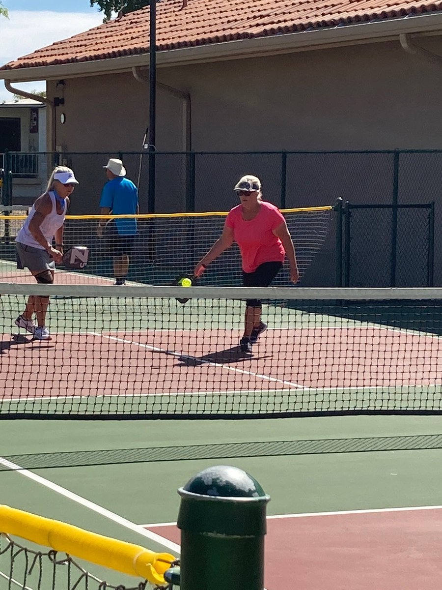 58ManOfSteel's tweet photo. #Arizona #retirement #fantasticweather #pickleball my gorgeous wife doing some home tasks, watching Connors golf and playing pickleball, life is guuud, love you hottie. https://t.co/6FaJgaVpsU