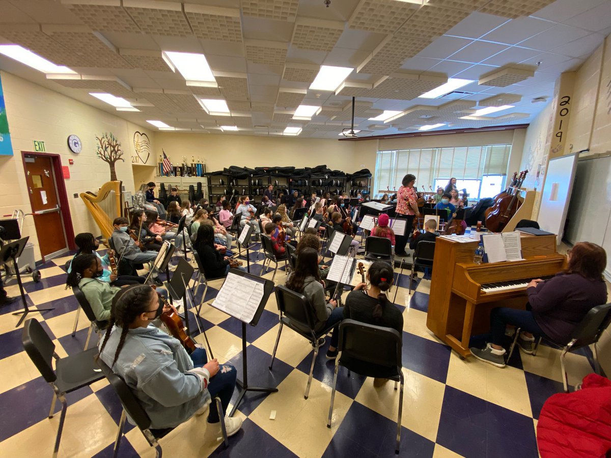Pinebrookgcsd's tweet photo. Our Pine Brook Concert Orchestra was over at Athena yesterday morning rehearsing for our String Festival!❤️🎻 @GreeceCentral https://t.co/v4cWGqhrLS