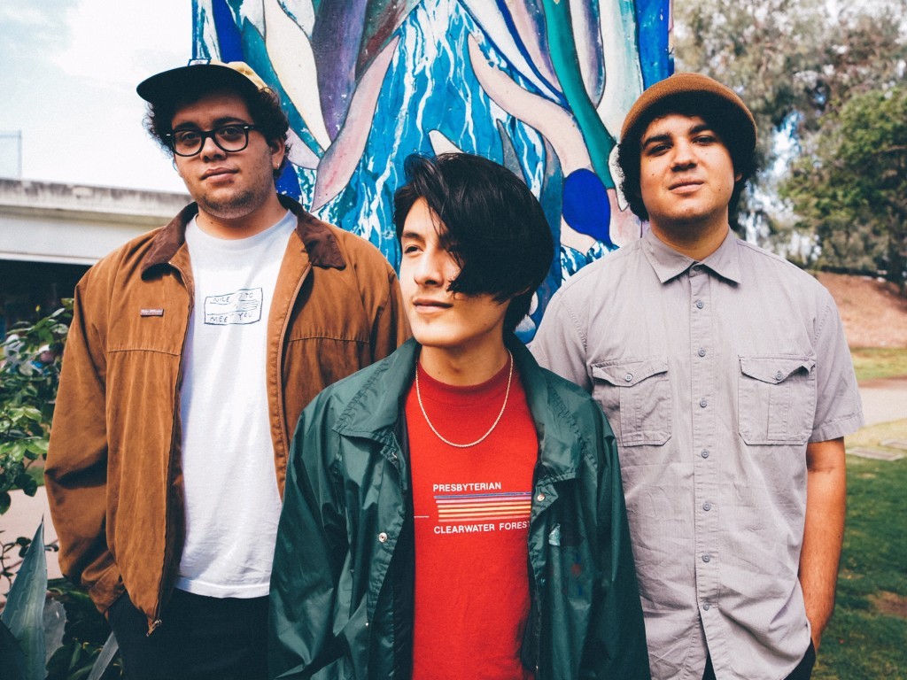 propaganda_site's tweet photo. Beach Goons delivers loads of surf punk joy combined with their sharp songwriting. Expect them to light up the stage at #Coachella2022.
Find out more and sample some songs at: https://t.co/4o1g9mbYD6
#Coachella #beachgoons @beachgoons https://t.co/6Gk8i1COc0