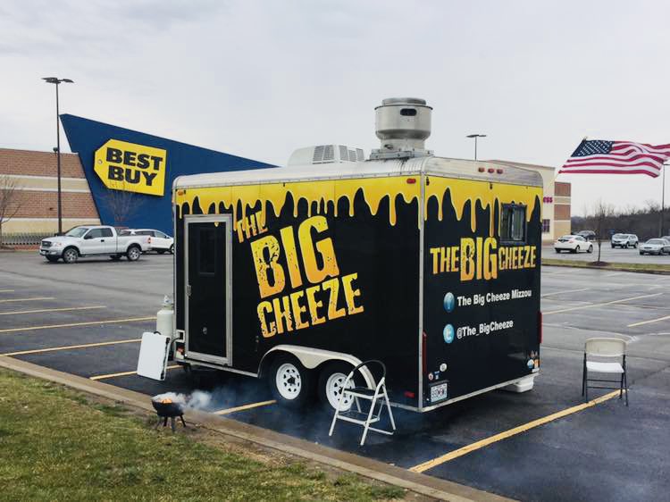 A_MinearAHL's tweet photo. ⚠️ Friends, CoMO residents, and #LMSFAM

The Big Cheese food truck will be at Lange Middle School on April 5 from 9:30 AM to 1 PM. 

We are inviting anyone and everyone to join us! Spread the word 🥳 #LMSbest #CPSbest https://t.co/FaHTXTqDAi