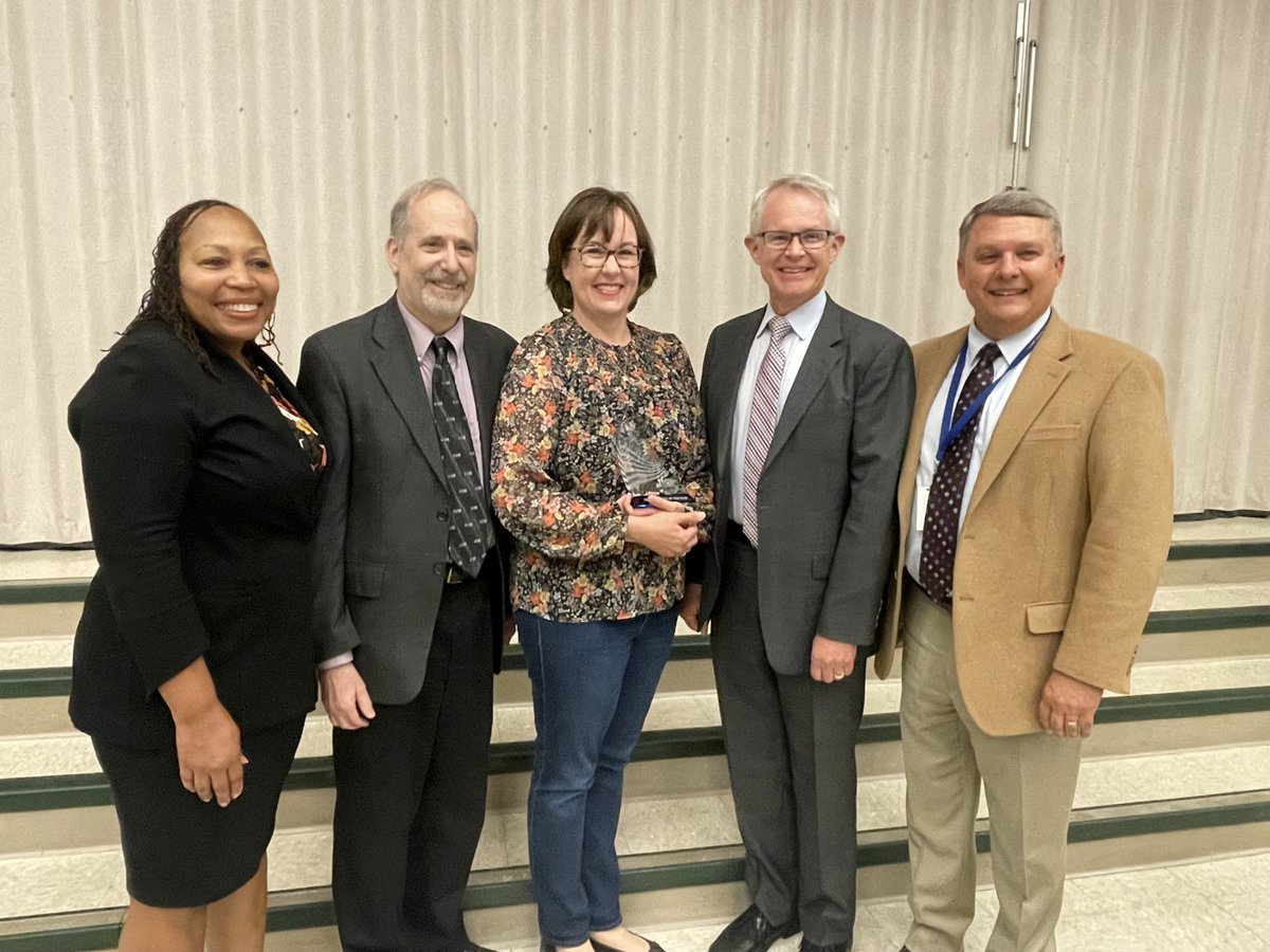 We are beyond excited to share that this evening Mrs. Rhee was announced as the SRVUSD Classified Employee of the Year!  Mrs. Rhee is an amazing librarian who makes sure every child can see themselves reflected in the pages of a book in our THE Library.  We love you Mrs. Rhee!
