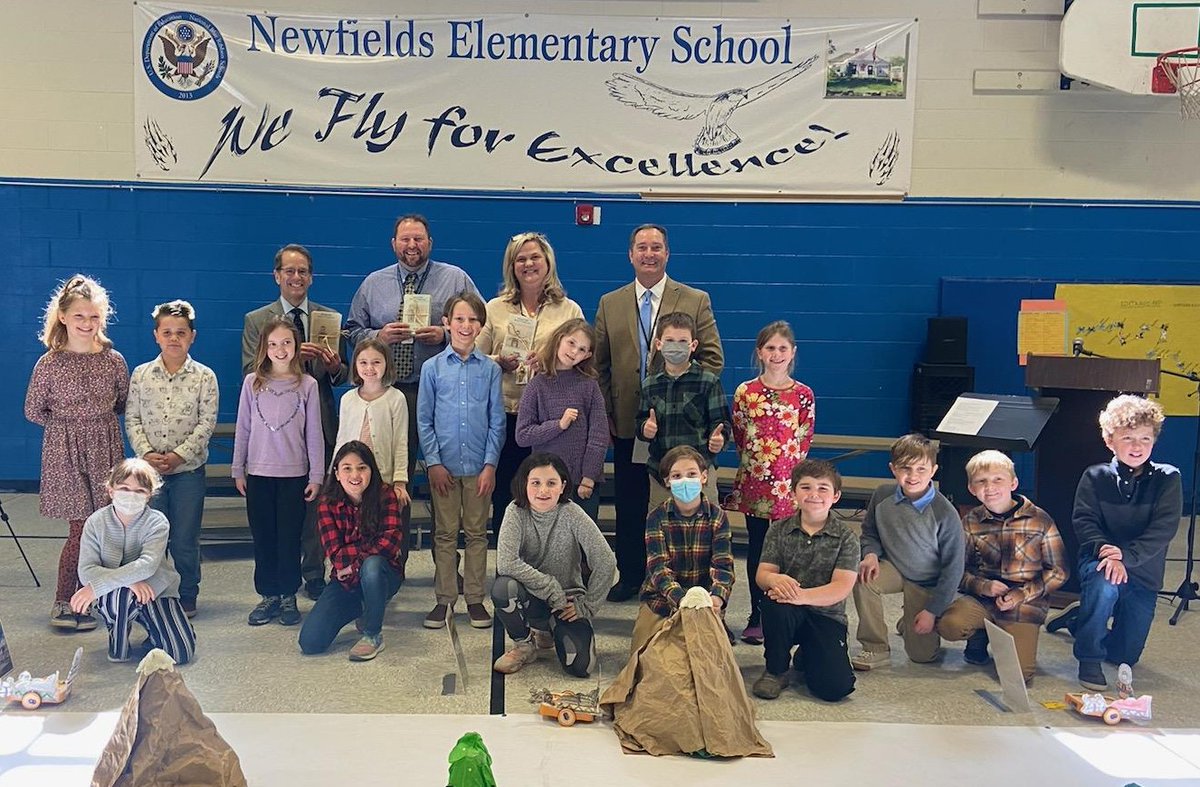 JodiBennett_NES's tweet photo. @NES_Newfields Super proud of our 3rd grade for completing their 3rd #CelebrationofLearning! We learned the history of the Iditarod, as well as current practices and mushers of 2022. Fascinating to hear the kids reflect on how they've grown from their 1st experience to their 3rd! https://t.co/BRiIiaGZMC