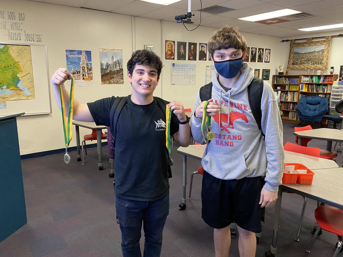 frauoviatt's tweet photo. Guess what arrived?! Winterfest/Texas State German Contest trophies and awards! #germanrocks #secondinculture #thirdoverall https://t.co/cFdaziy776
