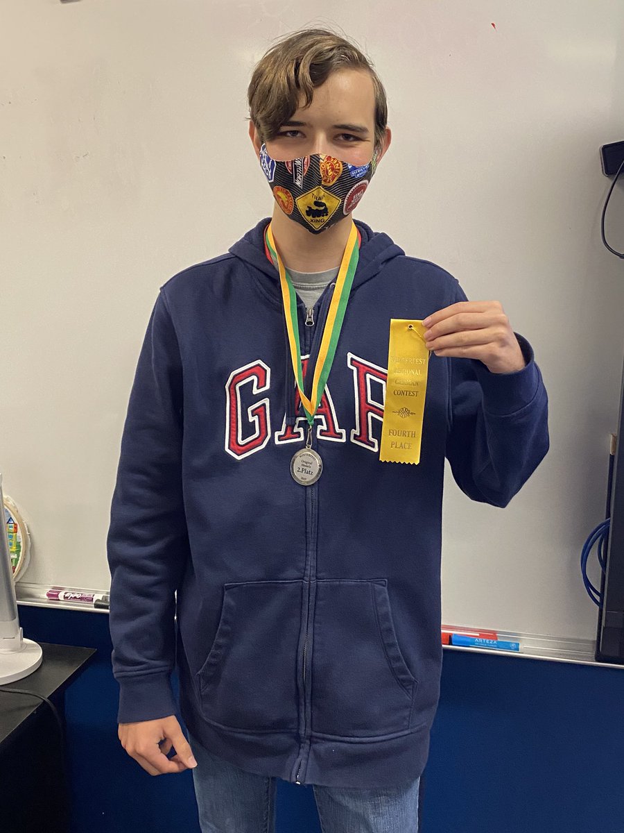 frauoviatt's tweet photo. Guess what arrived?! Winterfest/Texas State German Contest trophies and awards! #germanrocks #secondinculture #thirdoverall https://t.co/cFdaziy776