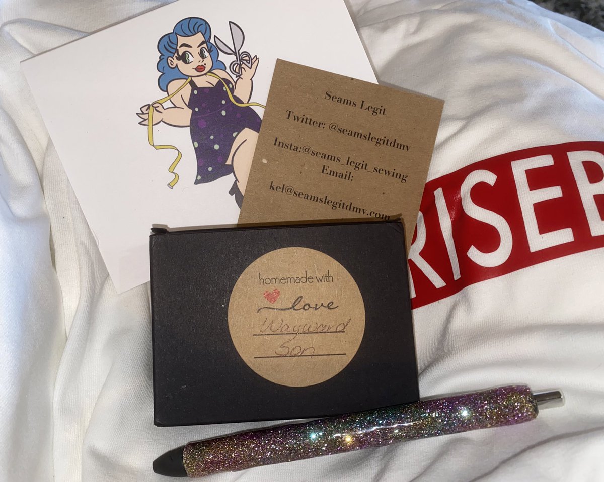 jessithebuckeye's tweet photo. Yaaaay!! Thank you so much @kelthecelt! 🥺🖤 You are so thoughtful. Support small business! @seamslegitDMV https://t.co/mZJ3tldM2a