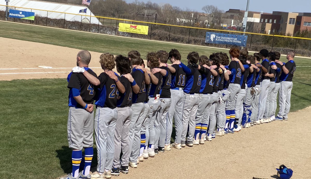 OSFalconBSB's tweet photo. Olathe South with 2 HR 💣 💣 back to back by @Nenglish2023 &amp;  @BasshamCorbin to start the game v SM South @OSouthBaseball https://t.co/hE27xKtO8G