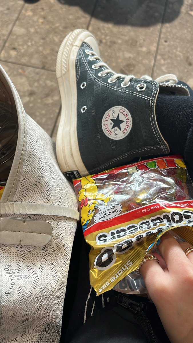 robymunozs's tweet photo. Catching flights https://t.co/fnGezOkvmx