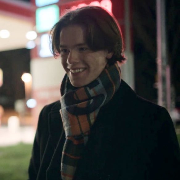 royalsxworld's tweet photo. i was thinking and wilhelm is always happy when he is wearing his precious scarf but he doesn’t have it anymore so in conclusion he will never be happy again https://t.co/Yc8Q4mmTmM