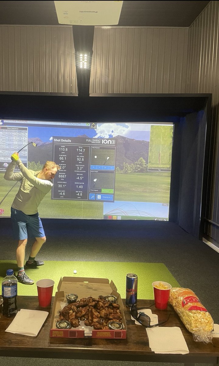 fireproof75jc's tweet photo. These Tuesday night tee times at Let it snow golf with @MitchCam1980 isn’t a bad way to spend a Tuesday. https://t.co/QYB3HldP0y