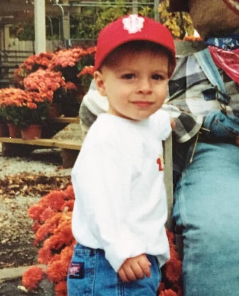 niki_sutton's tweet photo. Happy 23rd Birthday to one who made me a momma!!@jimmy_sutton3 Dad and I are so proud of you and we wish you today the best and always!! We love you!! Cheers J3❤️🍻 https://t.co/2kuibL1nUZ