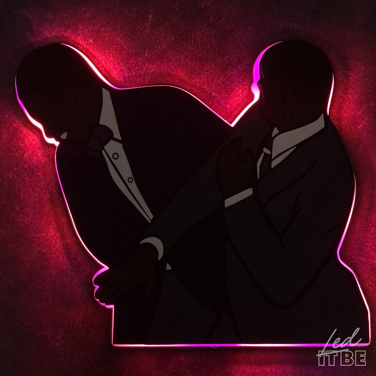 La escena de los Oscars 🎪 
Que con luces led y pintura mejor considerablemente 🎬😄
.
.
.
.
.
#willsmithchrisrock #willsmith #ChrisRock #Oscars #Hollywood #fight #Oscar2022 #JadaPinkettSmith #JadaPinkett #DenzelWashington #nba #messi #cuadro #led