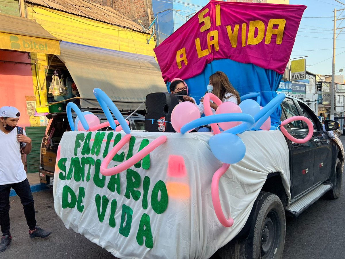 CorVidaFam's tweet photo. ¡Nuestro Corso fue tan grande que llegó hasta Mollendo! 😍🥳
La bella ciudad de Mollendo nos comparte sus fotos uniéndose al gran Corso rodante por la vida y la familia. 🇵🇪
¡Arequipa ama, defiende y celebra la vida! 🥳
#PerúEsProvida💙 https://t.co/ZZZ1EESTxV