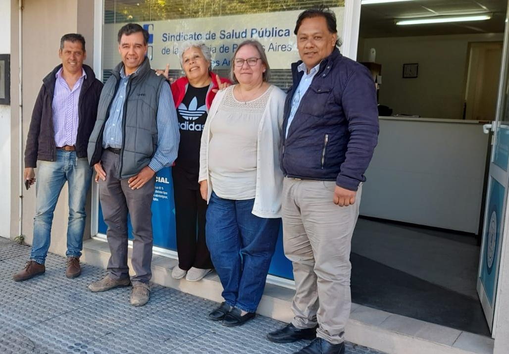 SindicatoDSalud's tweet photo. #MunicipalesSSP 
@Reartechristia2 a cargo del Departamento de Asuntos Municipales del @SindicatoDSalud visitó la Filial de #TresArroyos para reunirse con Congresales de la region y coordinar diferentes actividades de l Filial. https://t.co/3Kj4UzscOg