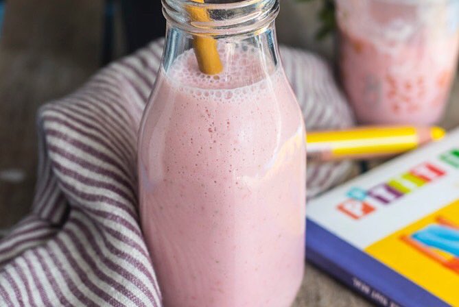 GoodchildJarai's tweet photo. Dream Events & Services #Délices vous propose de nouvelles saveurs pour notre 3ème saison de Boissons « Spécial Ramadan
Jus de bouye:
Kiri + Lait 🥛 + Fraise 🍓 (1L 30.000gnf)
Bissap blanc oui je dis bien du bissap blanc
Bissp + Ananas 🍍 + Citron 🍋 (1L 25.000gnf) https://t.co/fp8S1iW4PT