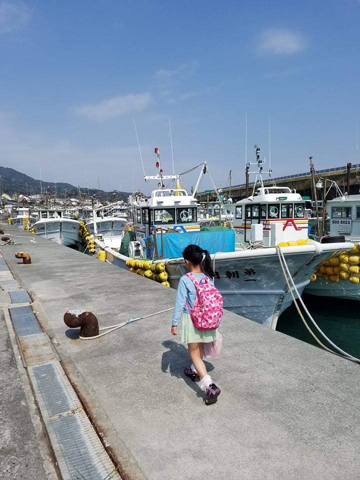 Yinji_Li's tweet photo. Four years ago today(4年前 #由比 #浜のかきあげや). Lunch at hamano kakiageya, a fishing port side #seafood #cafeteria run by the #Yui #fisheries #cooperative. The sunshine was good, the warm sea breeze was good, and the #sakurashrimp was good. #FishAsFood #SSF #shortvaluechain https://t.co/3tl8adxcfN