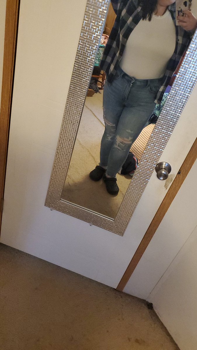 kaylabanks445's tweet photo. You know what,  yes I am plus size, and yes I will wear whatever the fuck I want cuz im tired of people telling me what i can or can't wear. First time wearing my shirt tucked in😯😯 https://t.co/ipV4Jwkbbb