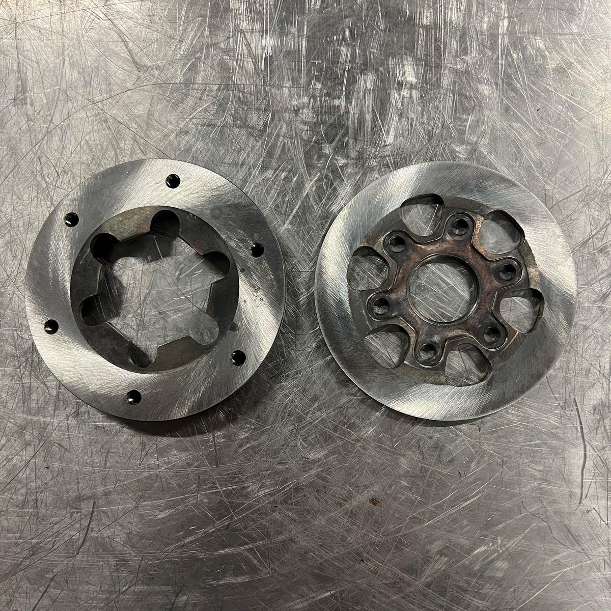 ckikarting's tweet photo. Fixed one up today from being burnt up pretty badly in a parade.. All ready and rebuilt to go win now.
#competitionkartinginc
#competitionclutches https://t.co/0wapwUG4jb